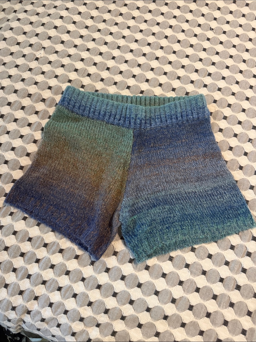 l*space Ombre Knit High-Waist Shorts in Blue-Green